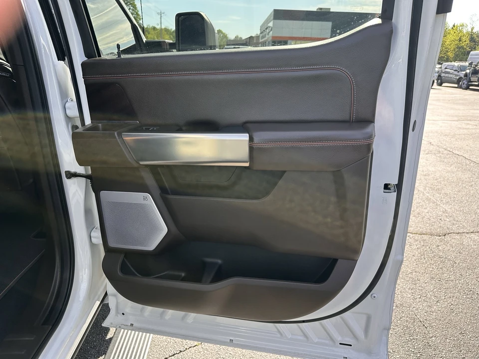 2026 Ford Super Duty 5th Gen - Image 18 of 31