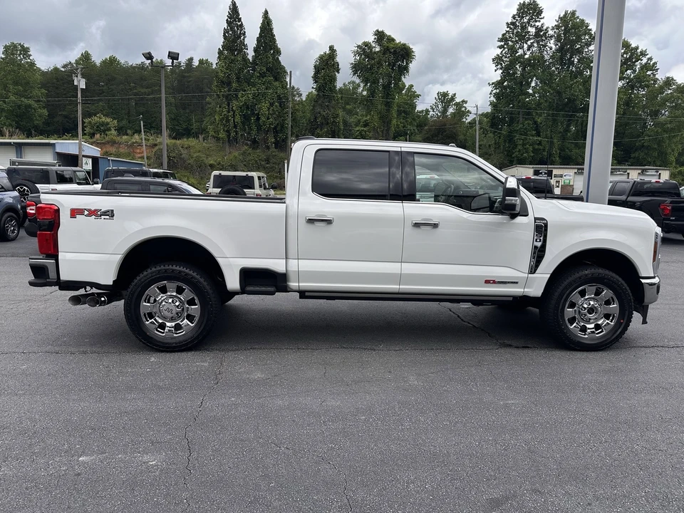 2026 Ford Super Duty 5th Gen - Image 5 of 31