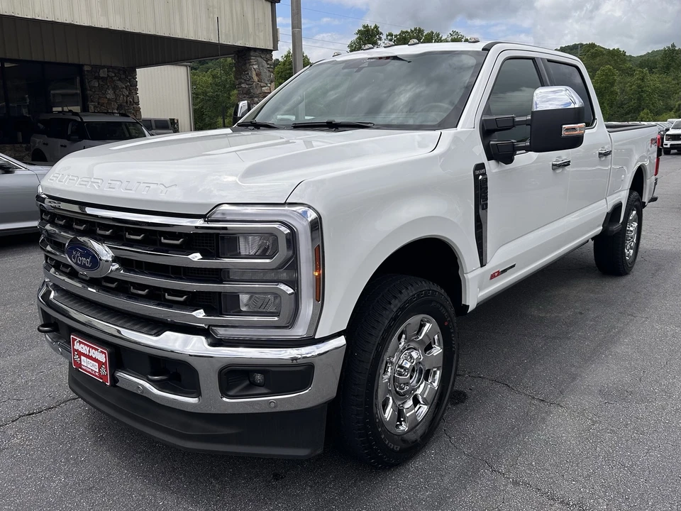 2026 Ford Super Duty 5th Gen - Image 2 of 31