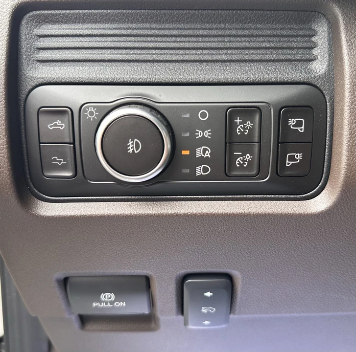 2026 Ford Super Duty 5th Gen - Image 21 of 31