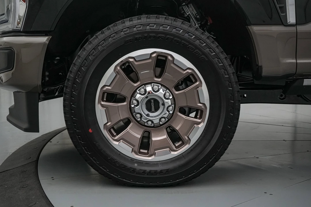 2026 Ford Super Duty 5th Gen - Image 12 of 31