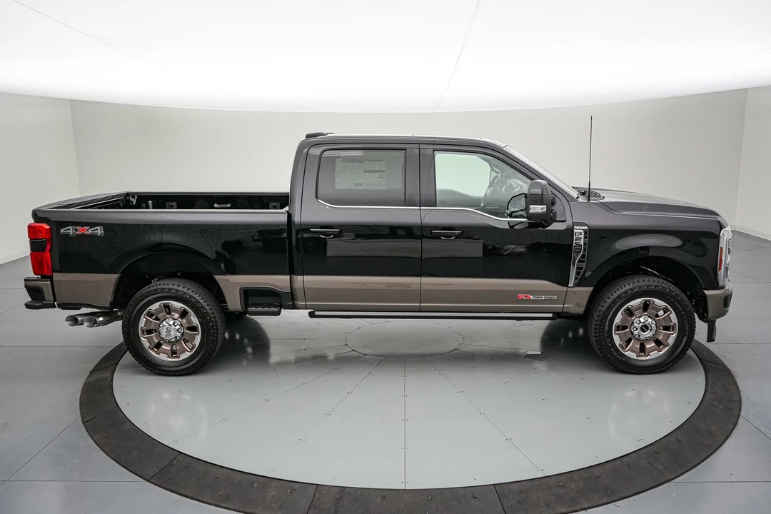 2026 Ford Super Duty 5th Gen - Image 4 of 31
