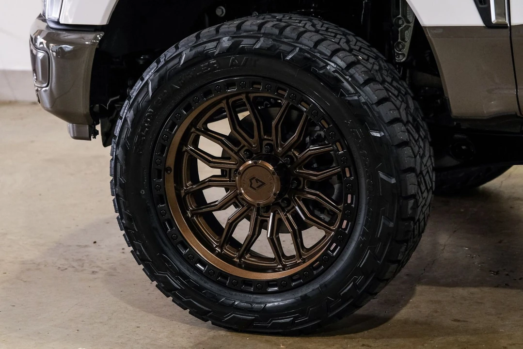 2026 Ford Super Duty 5th Gen - Image 5 of 12