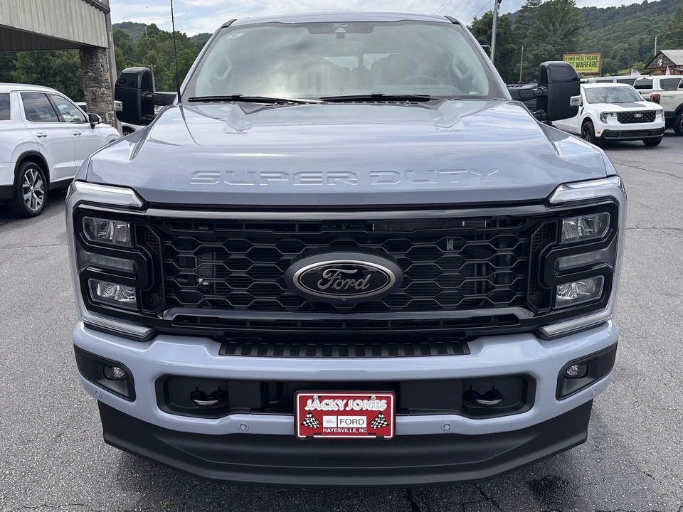 2026 Ford Super Duty 5th Gen - Image 3 of 29