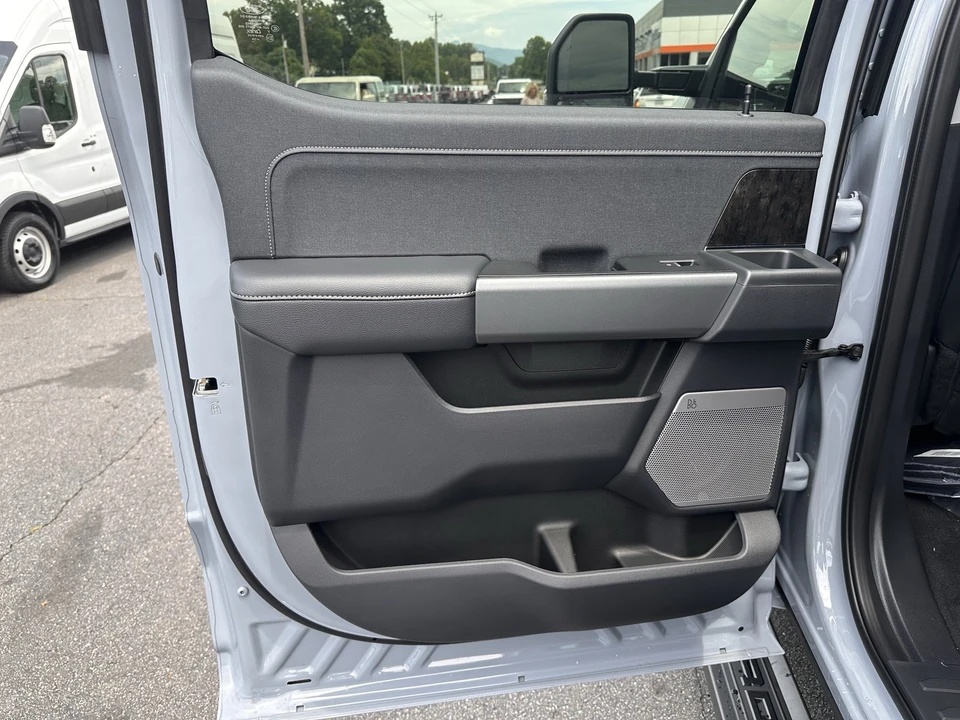 2026 Ford Super Duty 5th Gen - Image 11 of 29