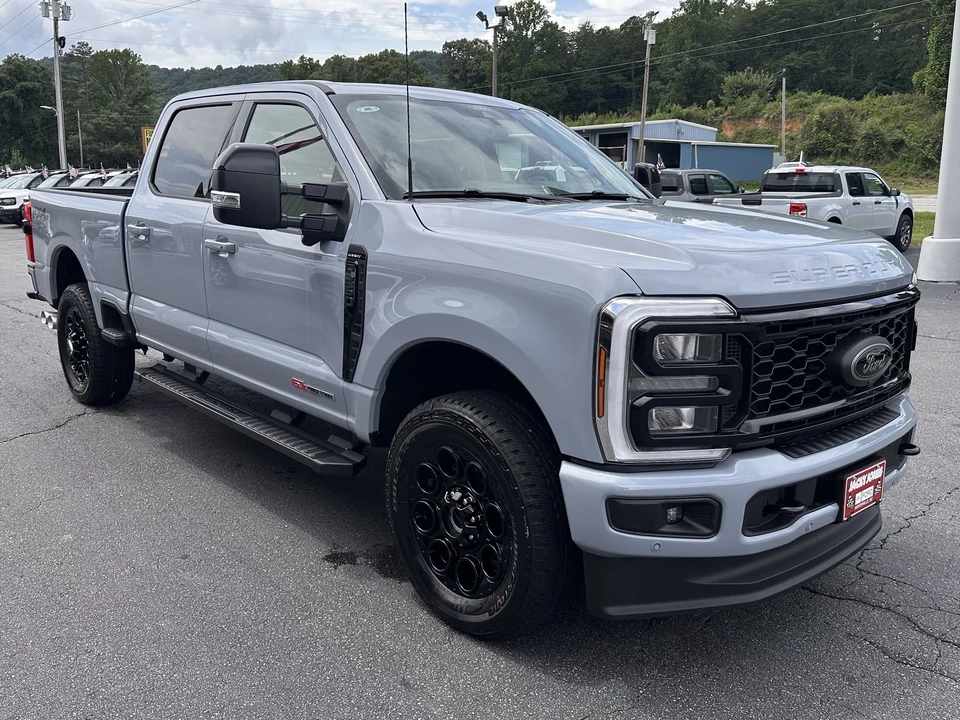 2026 Ford Super Duty 5th Gen - Image 4 of 29