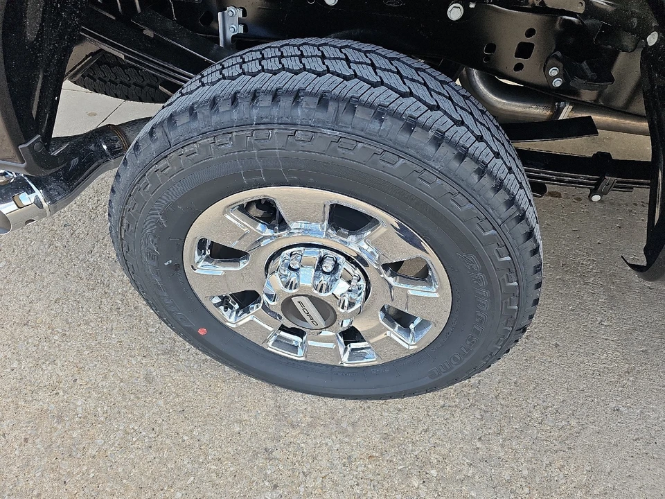 2026 Ford Super Duty 5th Gen - Image 12 of 31