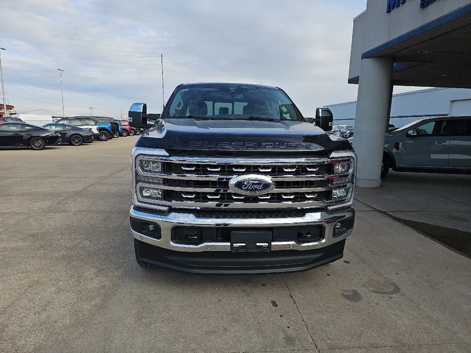 2026 Ford Super Duty 5th Gen - Image 3 of 31