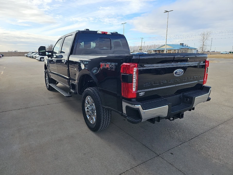 2026 Ford Super Duty 5th Gen - Image 17 of 31