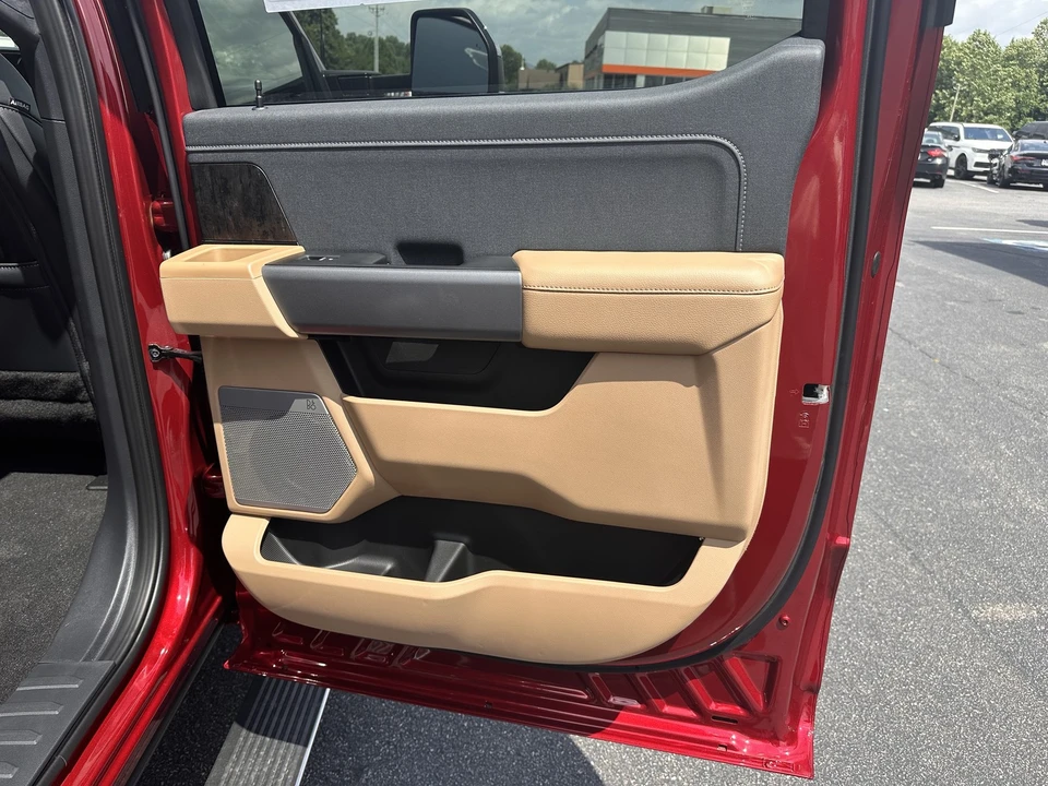 2026 Ford Super Duty 5th Gen - Image 18 of 31