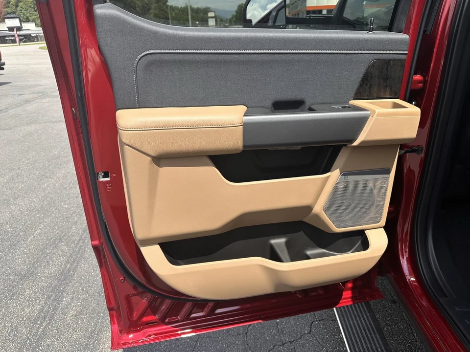 2026 Ford Super Duty 5th Gen - Image 13 of 31