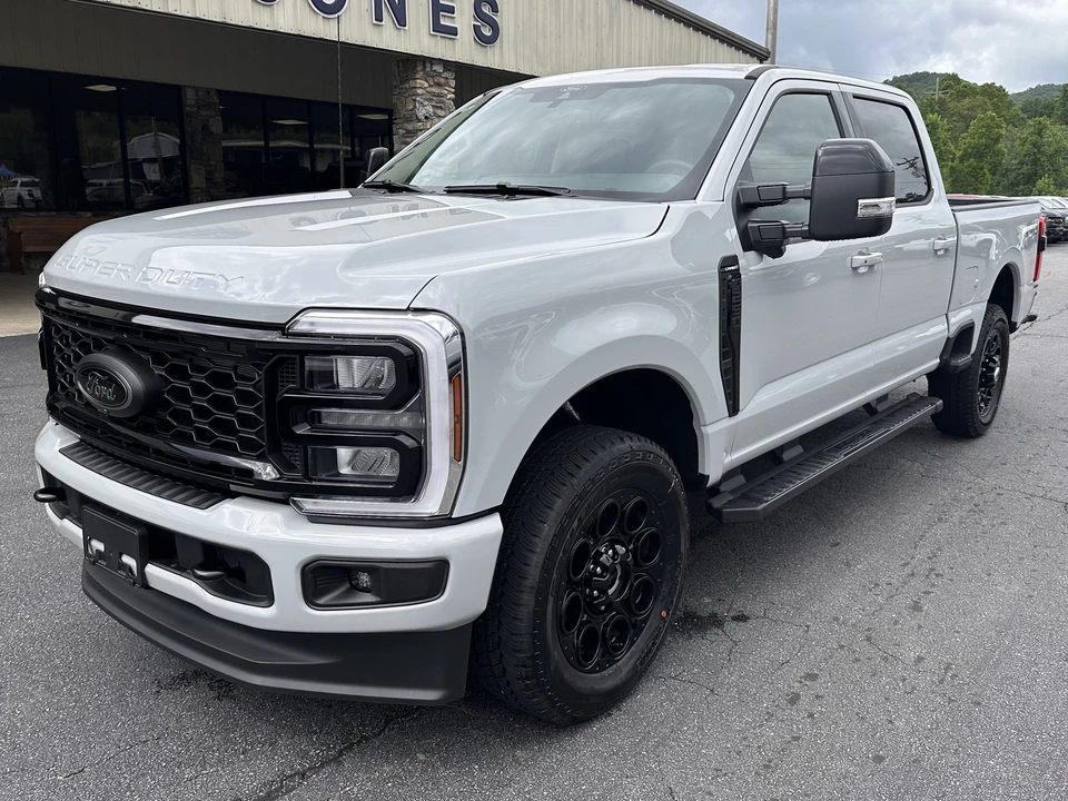 2026 Ford Super Duty 5th Gen - Image 2 of 31