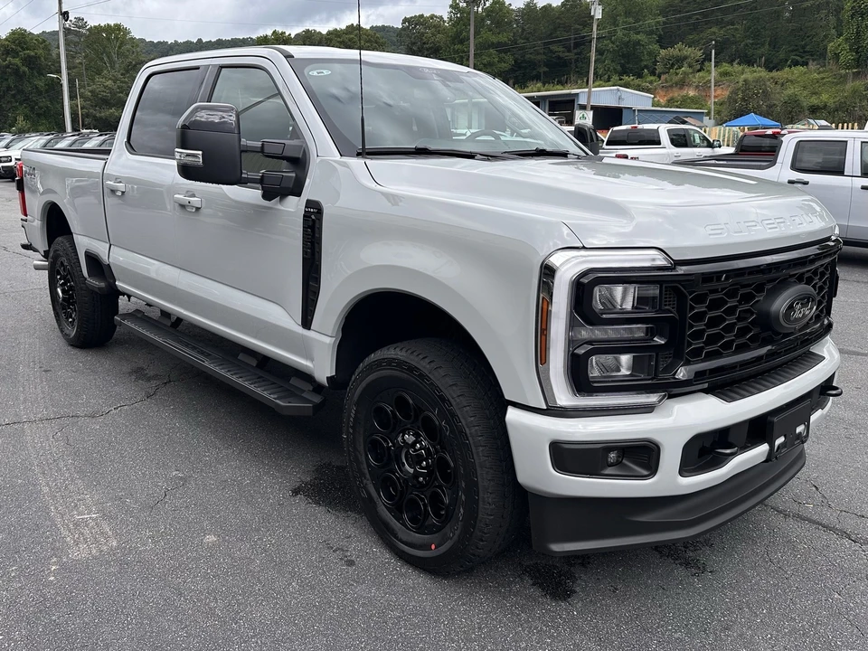 2026 Ford Super Duty 5th Gen - Image 4 of 31