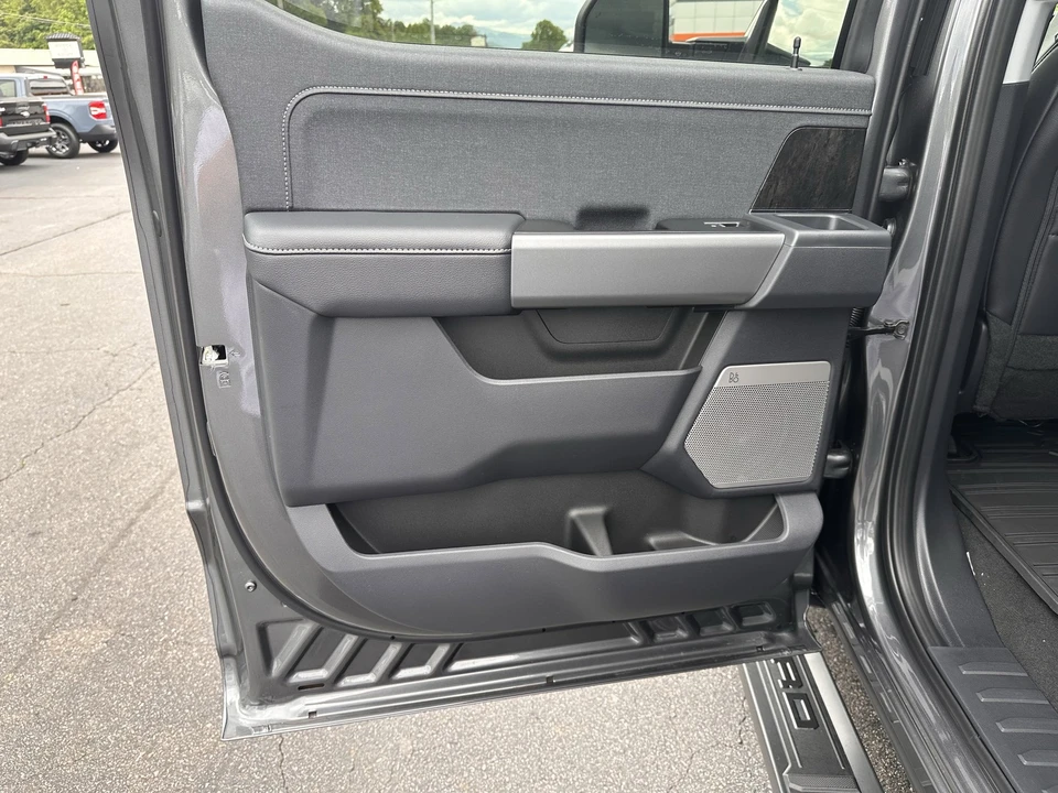 2026 Ford Super Duty 5th Gen - Image 12 of 30