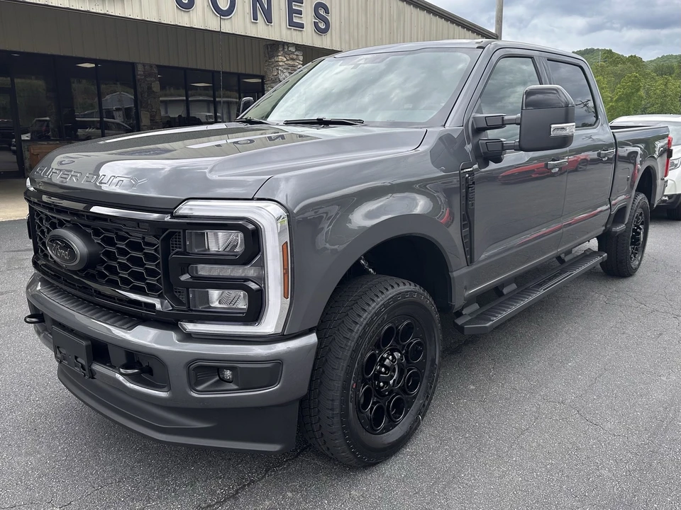 2026 Ford Super Duty 5th Gen - Image 2 of 30