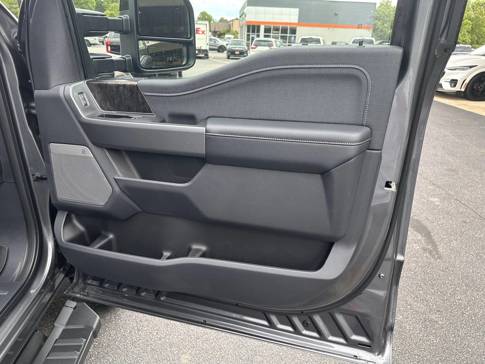2026 Ford Super Duty 5th Gen - Image 14 of 30