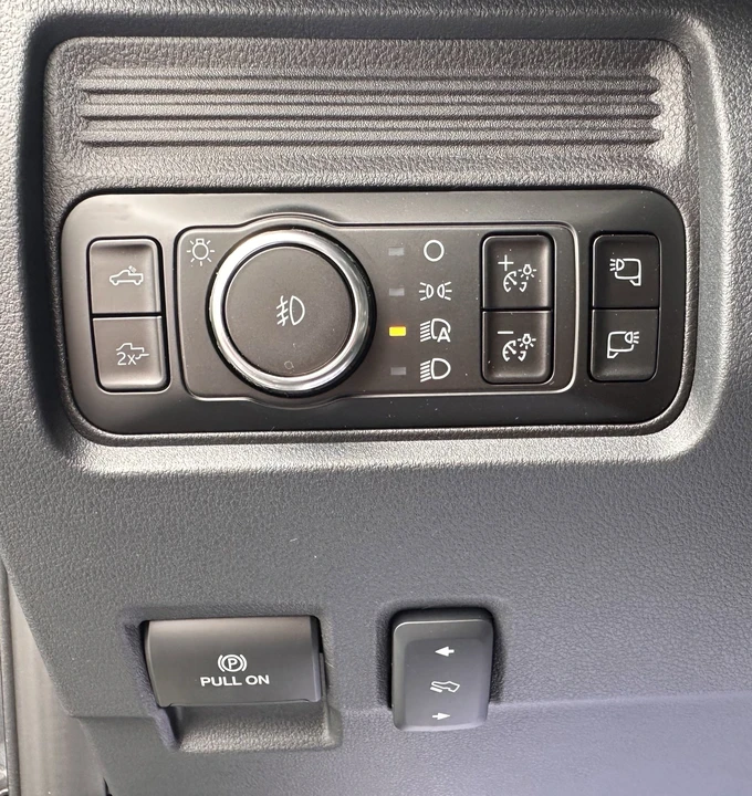 2026 Ford Super Duty 5th Gen - Image 19 of 30