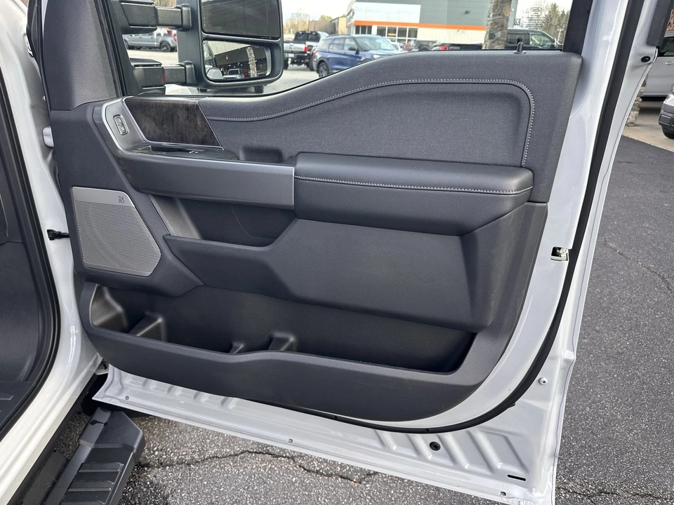 2026 Ford Super Duty 5th Gen - Image 14 of 21
