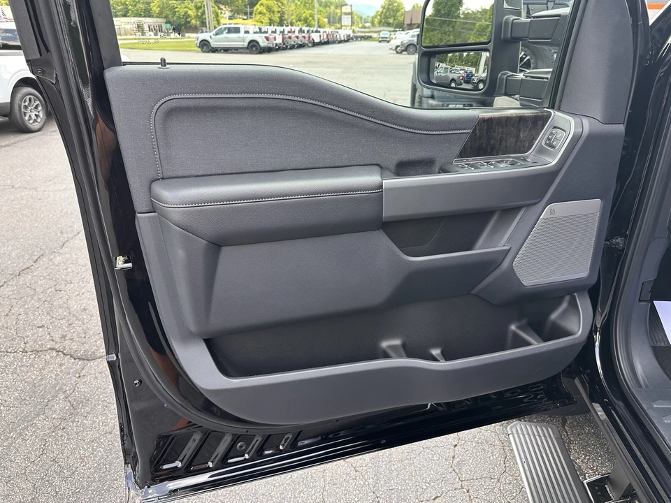 2026 Ford Super Duty 5th Gen - Image 10 of 31