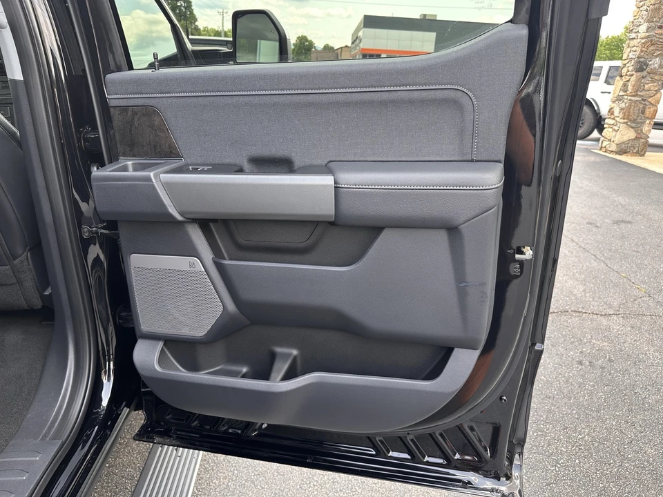 2026 Ford Super Duty 5th Gen - Image 18 of 31
