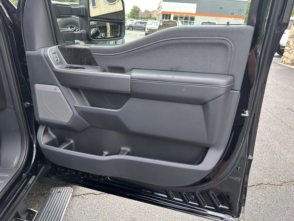 2026 Ford Super Duty 5th Gen - Image 15 of 31
