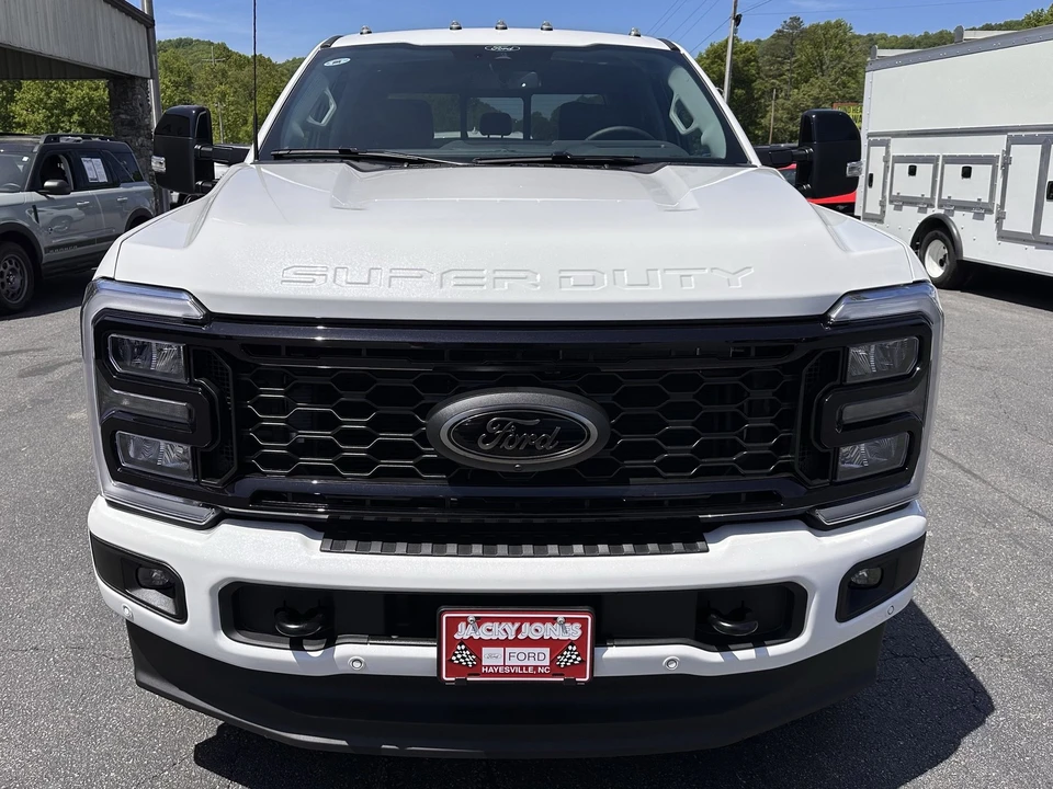 2026 Ford Super Duty 5th Gen - Image 3 of 31