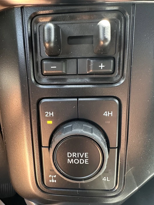 2026 Ford Super Duty 5th Gen - Image 4 of 31