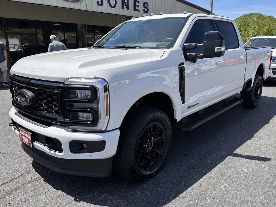 2026 Ford Super Duty 5th Gen - Image 2 of 31