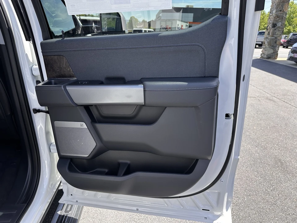 2026 Ford Super Duty 5th Gen - Image 19 of 31