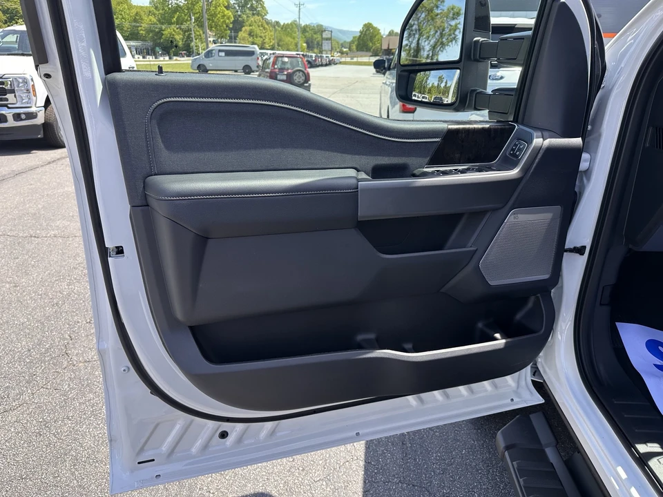 2026 Ford Super Duty 5th Gen - Image 12 of 31