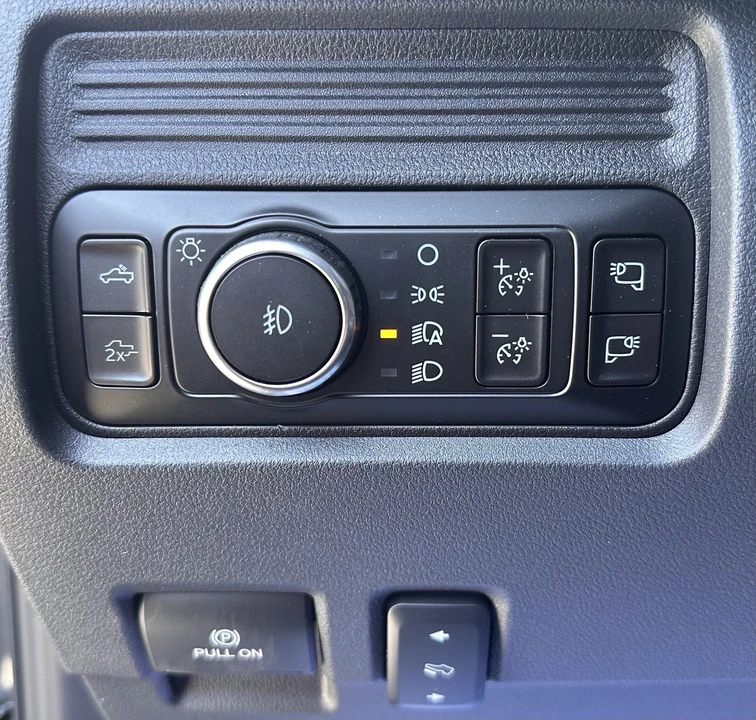 2026 Ford Super Duty 5th Gen - Image 19 of 31