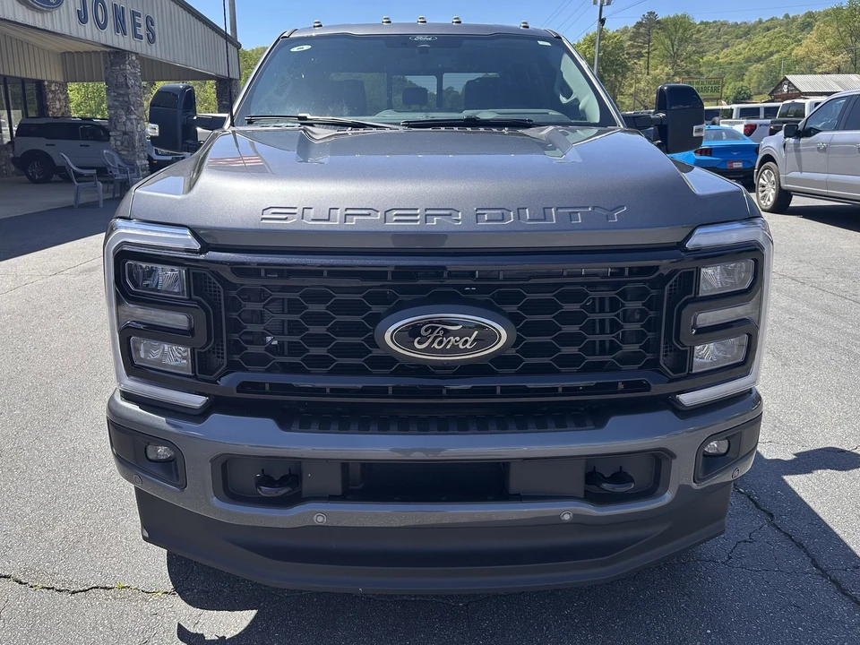 2026 Ford Super Duty 5th Gen - Image 3 of 31