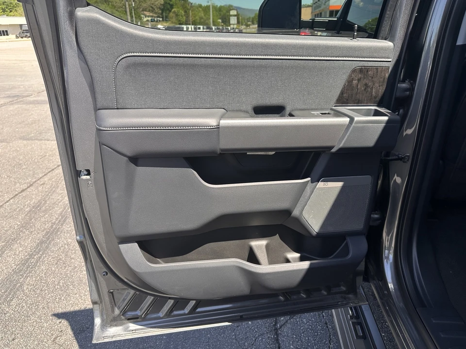 2026 Ford Super Duty 5th Gen - Image 12 of 31