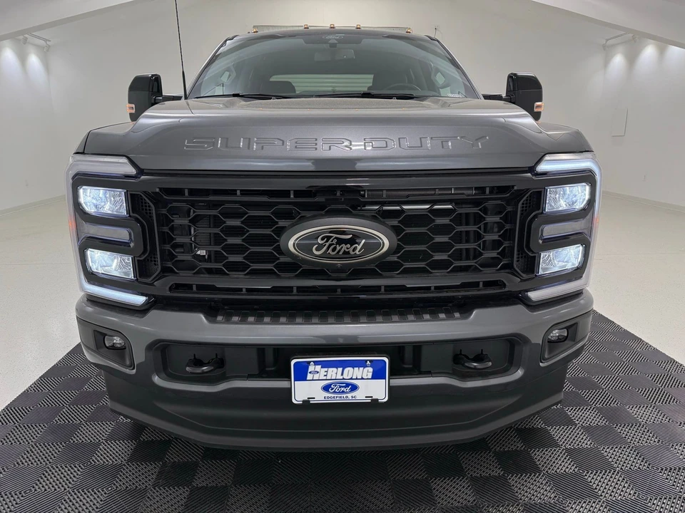 2026 Ford Super Duty 5th Gen - Image 2 of 31