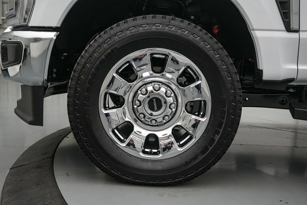 2026 Ford Super Duty 5th Gen - Image 12 of 25