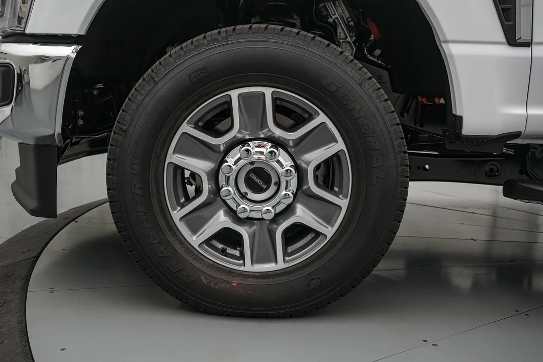 2026 Ford Super Duty 5th Gen - Image 12 of 25