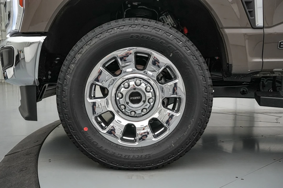 2026 Ford Super Duty 5th Gen - Image 12 of 25