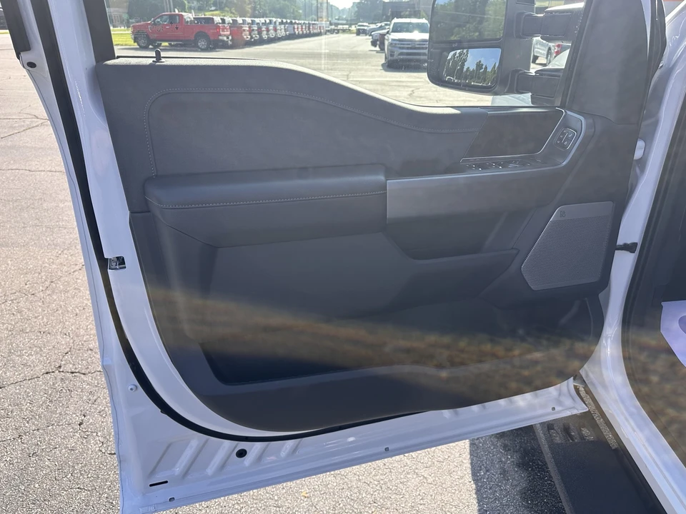 2026 Ford Super Duty 5th Gen - Image 10 of 31