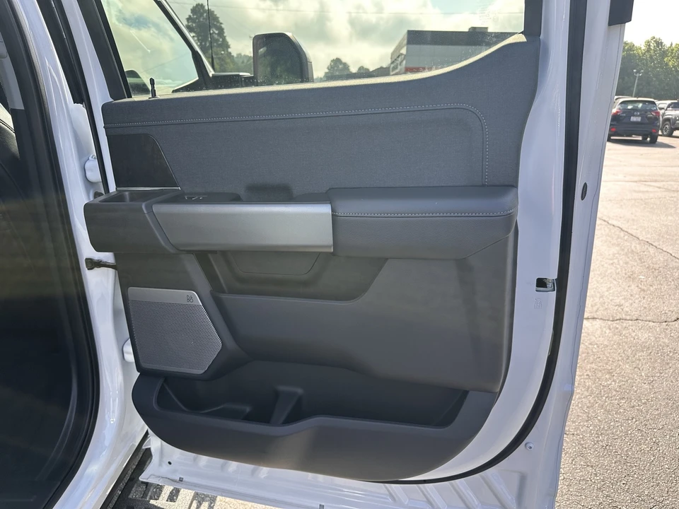 2026 Ford Super Duty 5th Gen - Image 16 of 31