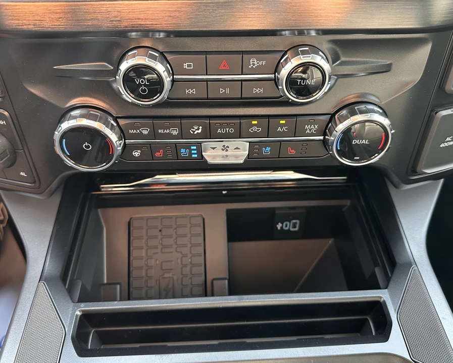 2026 Ford Super Duty 5th Gen - Image 28 of 31