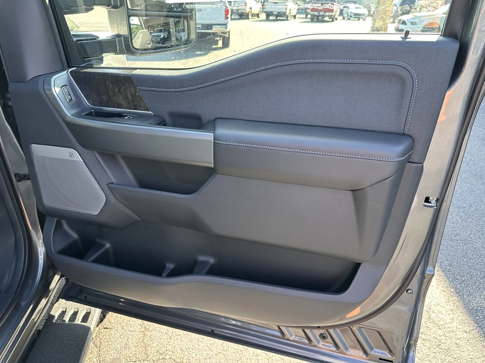 2026 Ford Super Duty 5th Gen - Image 14 of 21