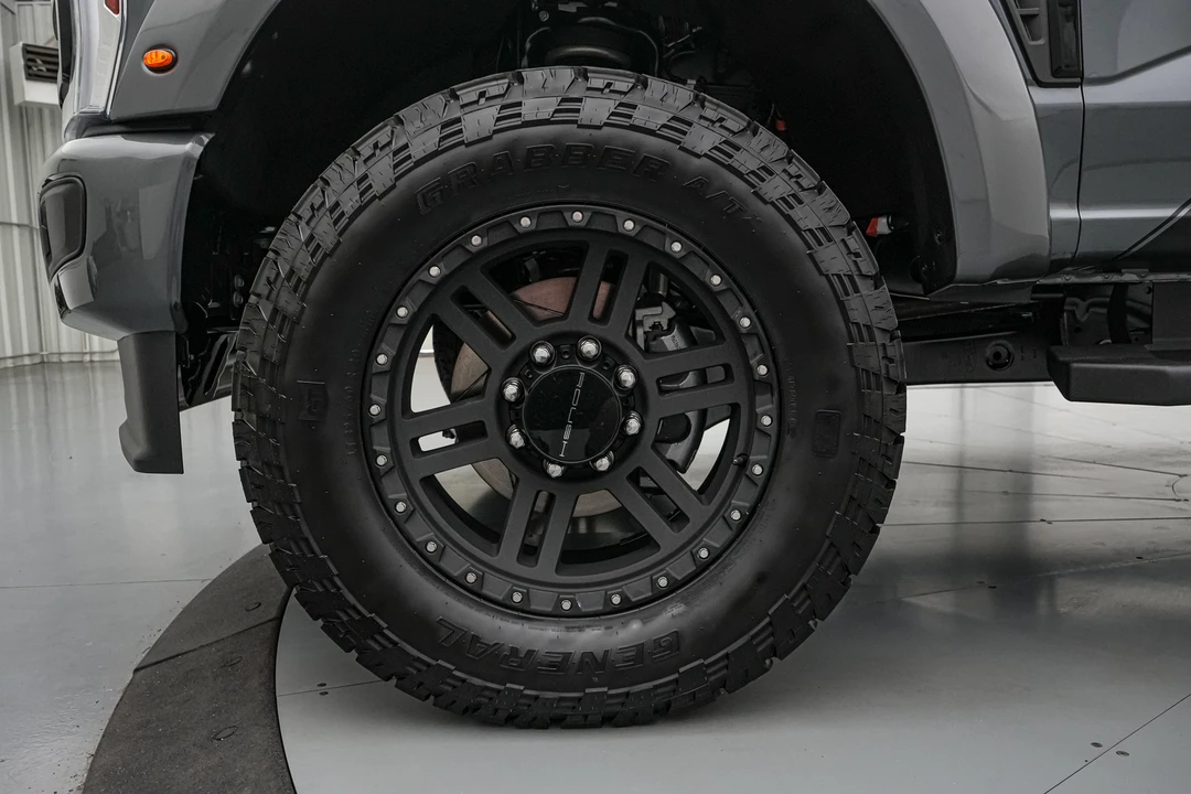 2026 Ford Super Duty 5th Gen - Image 13 of 31