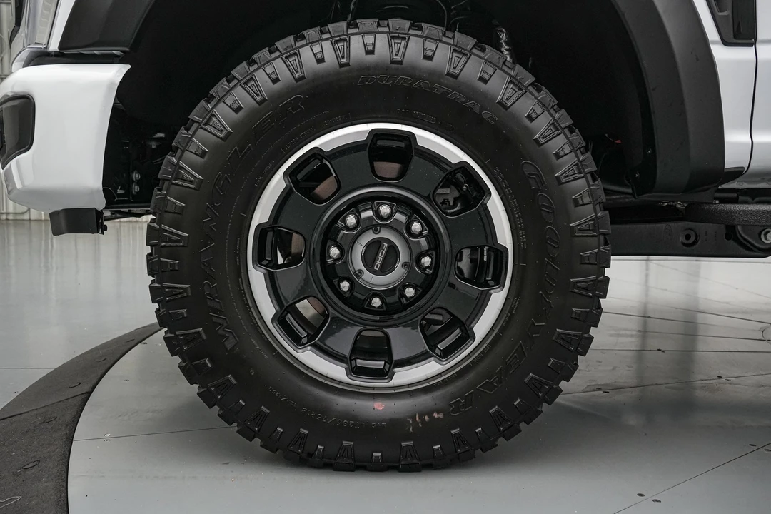 2026 Ford Super Duty 5th Gen - Image 13 of 31