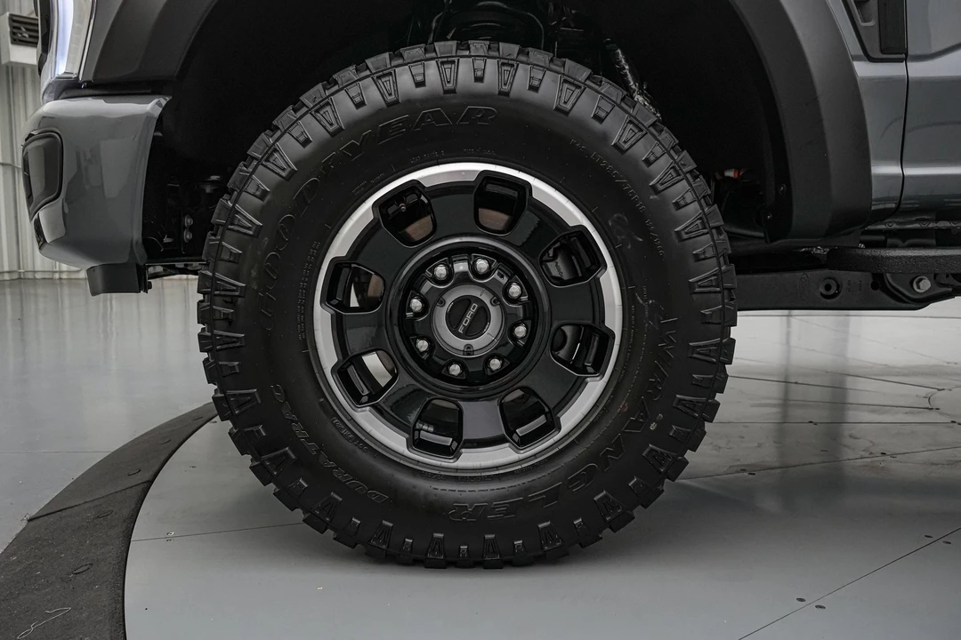 2026 Ford Super Duty 5th Gen - Image 13 of 31