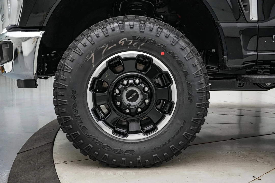 2026 Ford Super Duty 5th Gen - Image 12 of 21