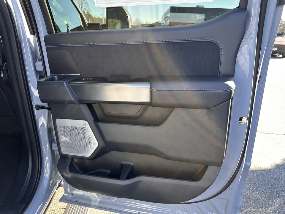 2026 Ford Super Duty 5th Gen - Image 18 of 31