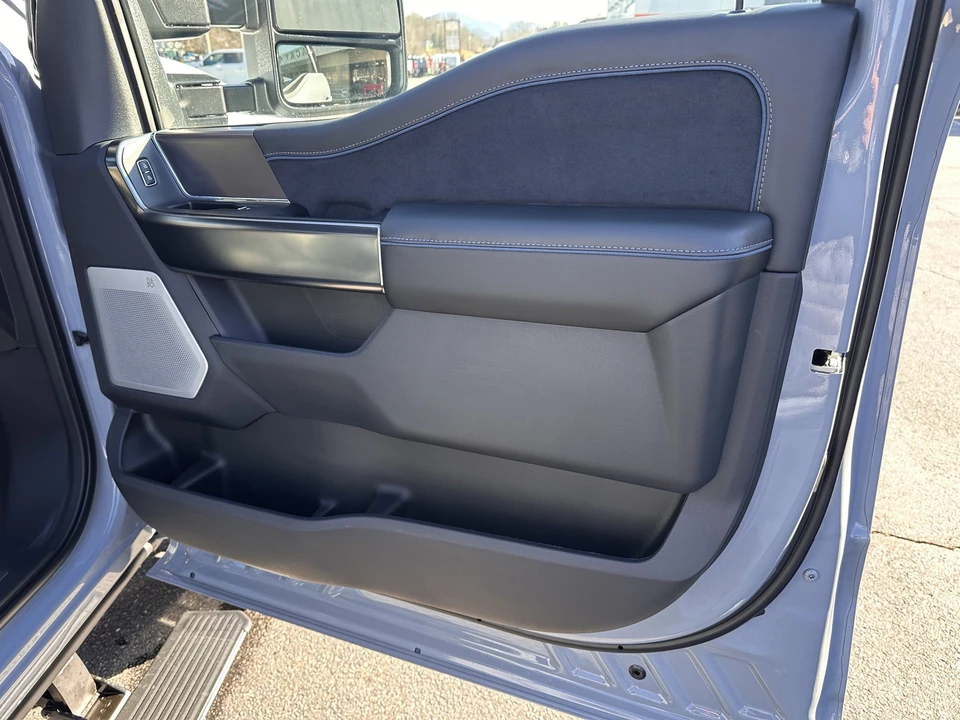 2026 Ford Super Duty 5th Gen - Image 15 of 31