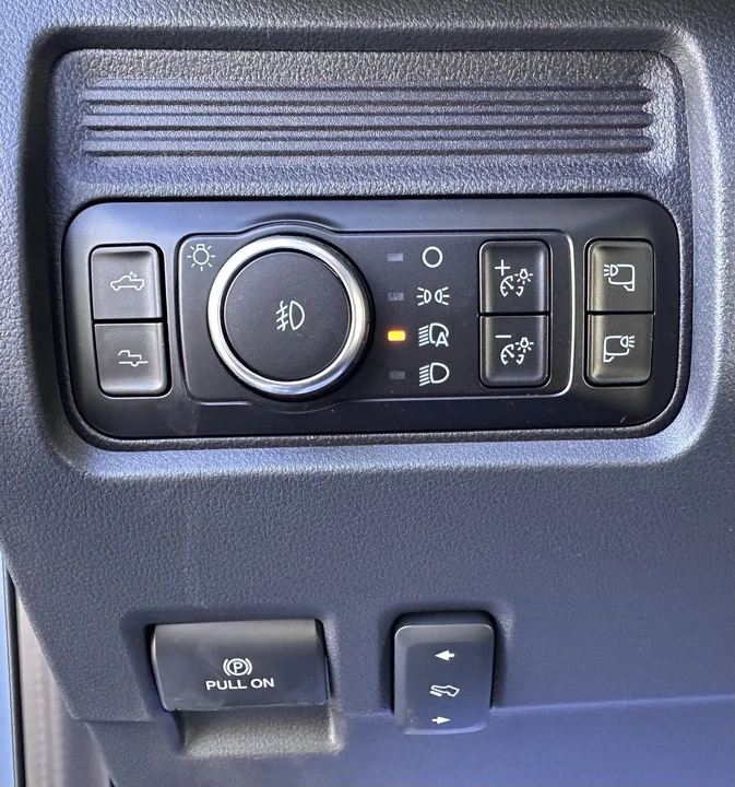 2026 Ford Super Duty 5th Gen - Image 21 of 31