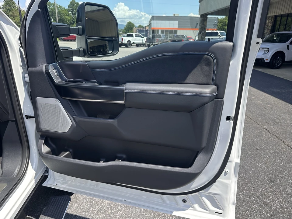 2026 Ford Super Duty 5th Gen - Image 13 of 31