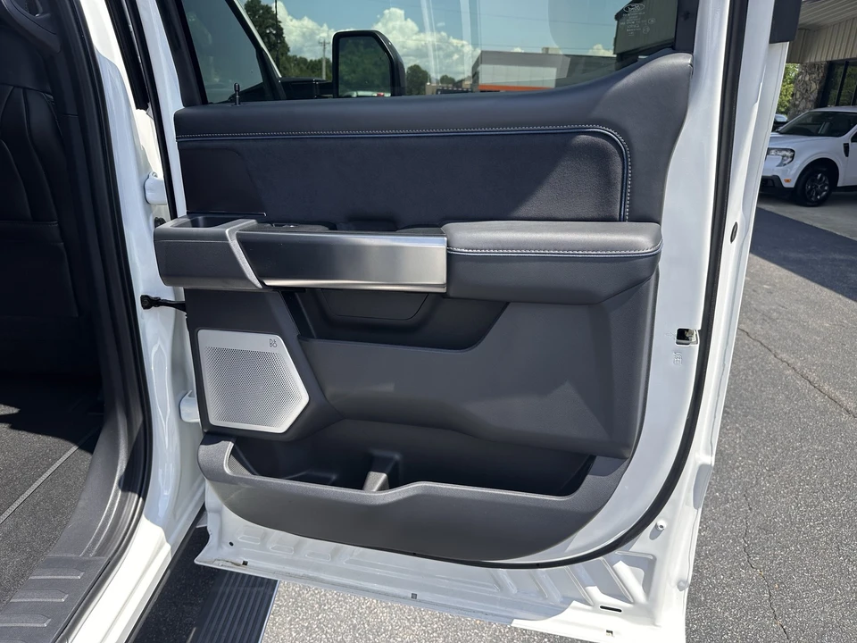 2026 Ford Super Duty 5th Gen - Image 19 of 31